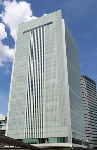横浜市庁舎 システム天井パンチングパネル