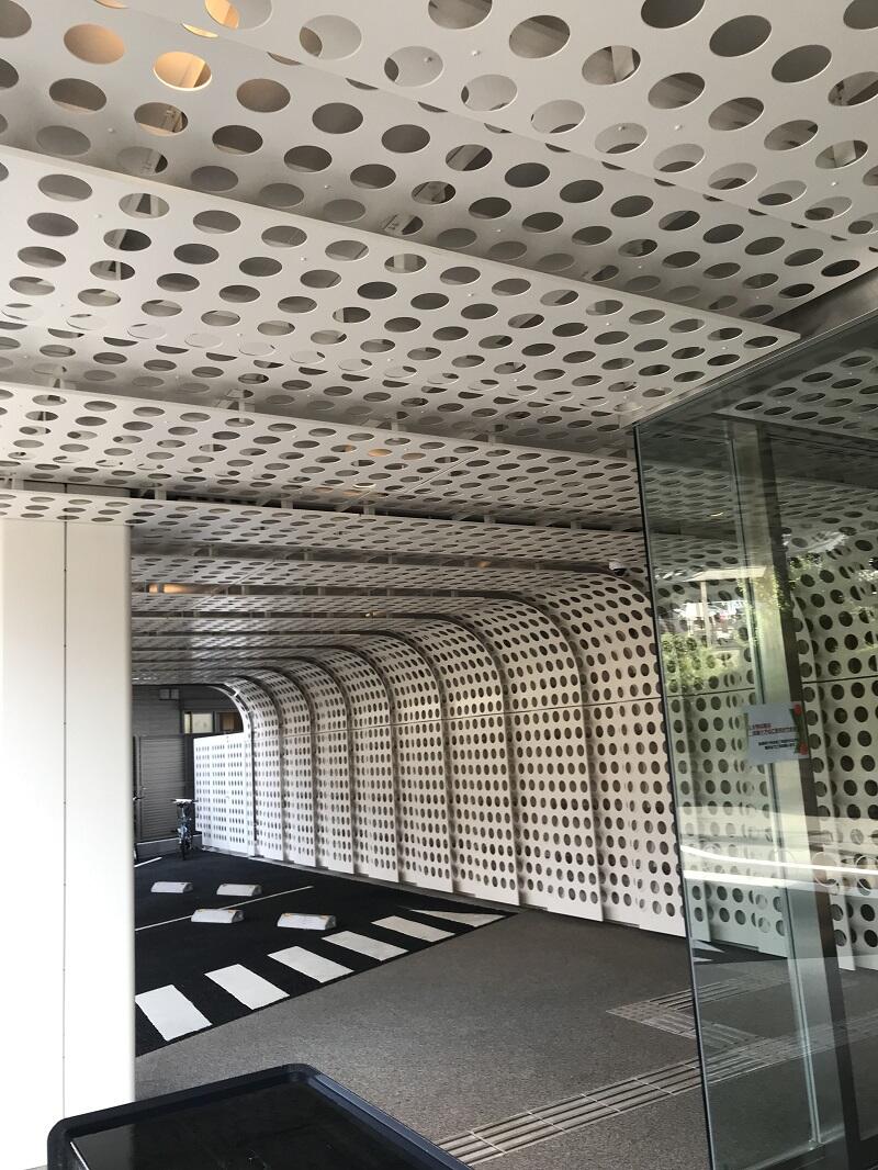 外壁・エントランス天井 アルミパンチングメタル