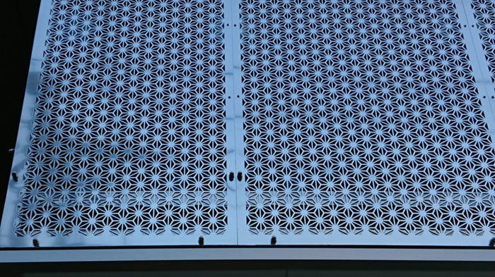 パンチングメタルコラム