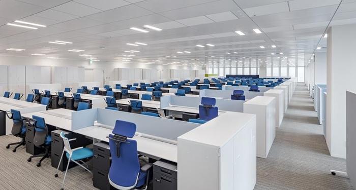 パンチングメタルコラム